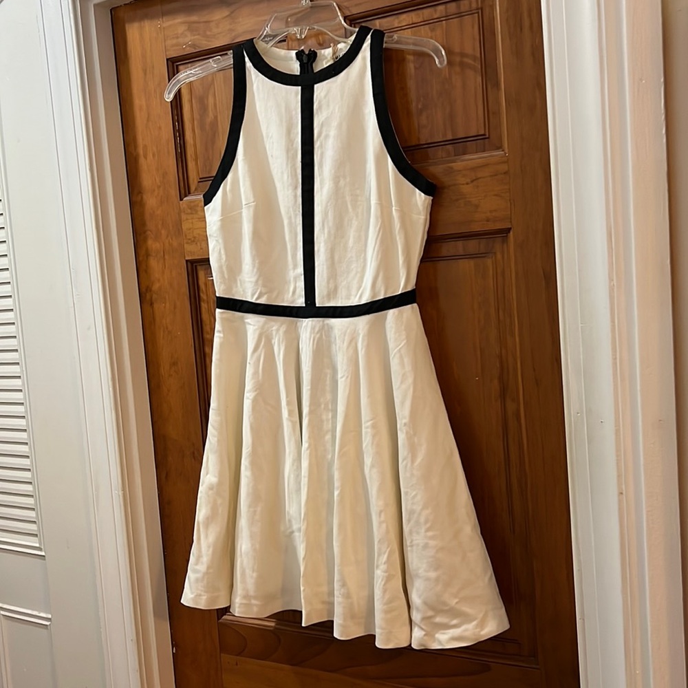 BB DAKOTA BLACK AND WHITE SKATER DRESS